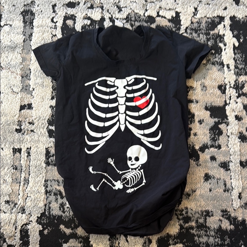 Black Skeleton Graphic T-Shirt maternity